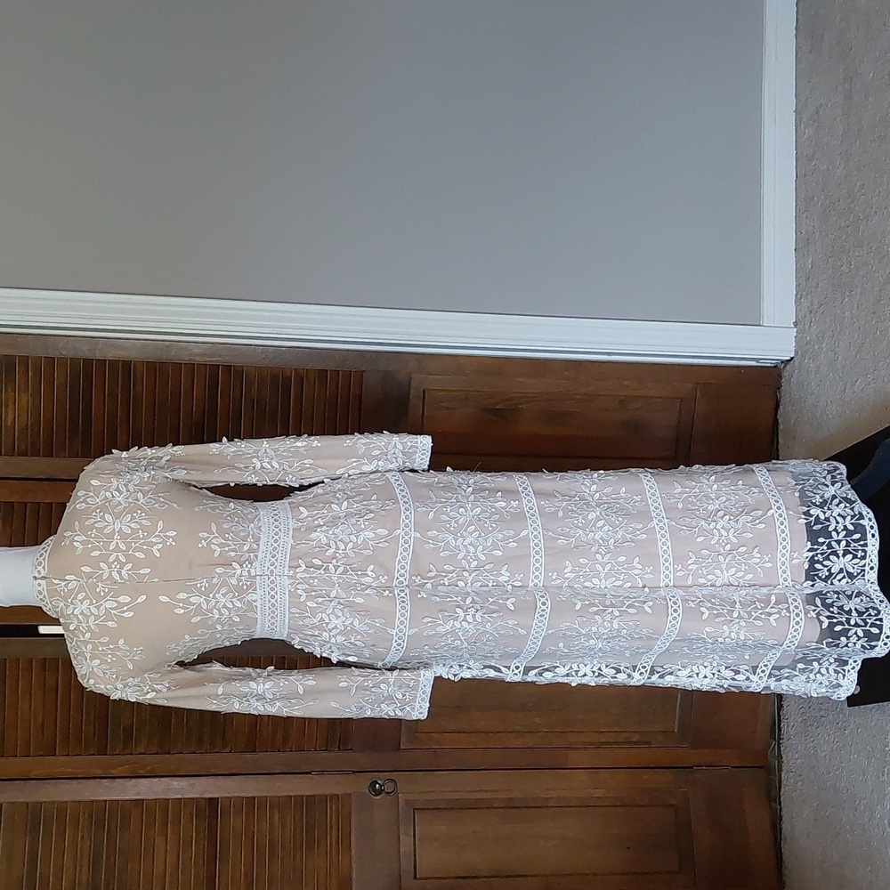 Veiled Collection Cream and White Embroidered Maxi Dress Sz XS - Picture 6 of 17